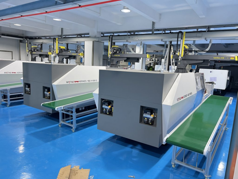 desktop plastic injection machine